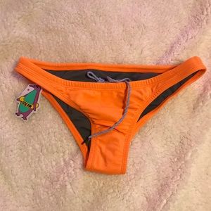 Citrus Jolyn Europe Bottom